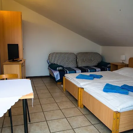 Dw Averon Homestay *