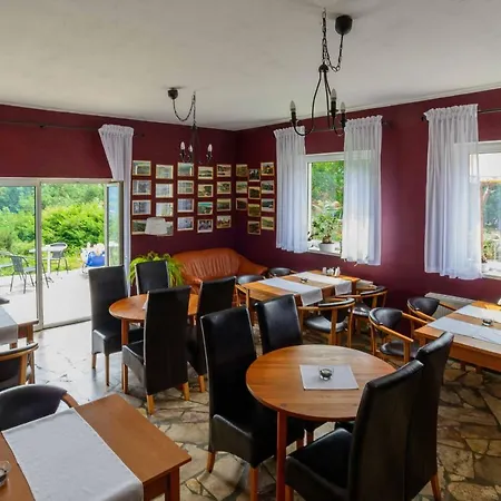 Homestay Dw Averon *